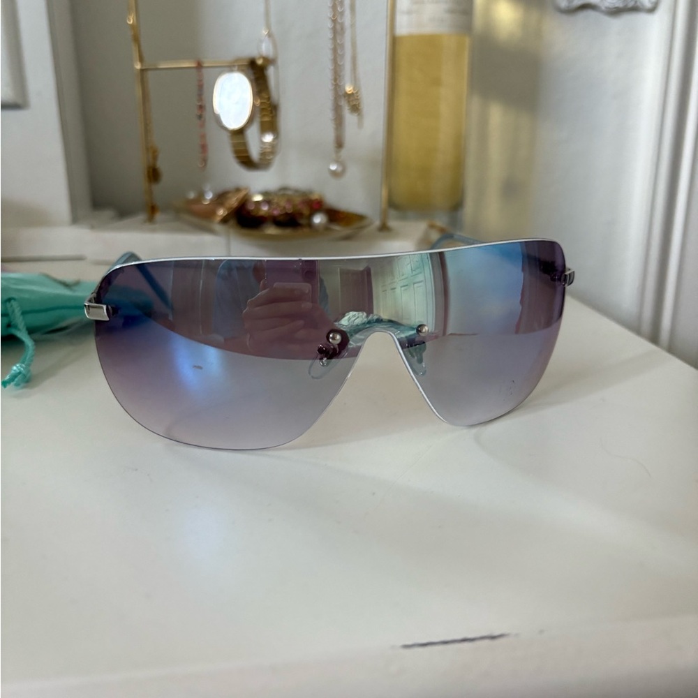 Foster Grant Stylish Silver Sunglasses